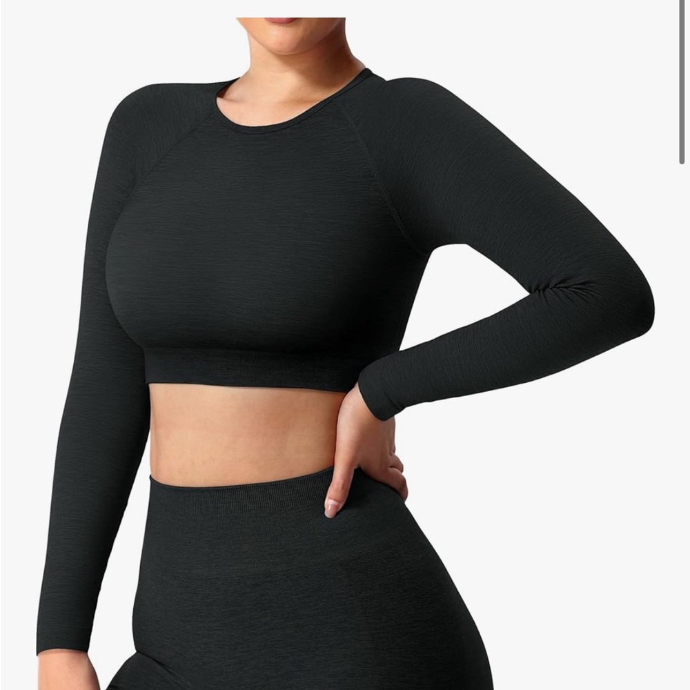 Women's Black Long Sleeve Crop Workout Top